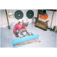 gong maker,Bali.jpg